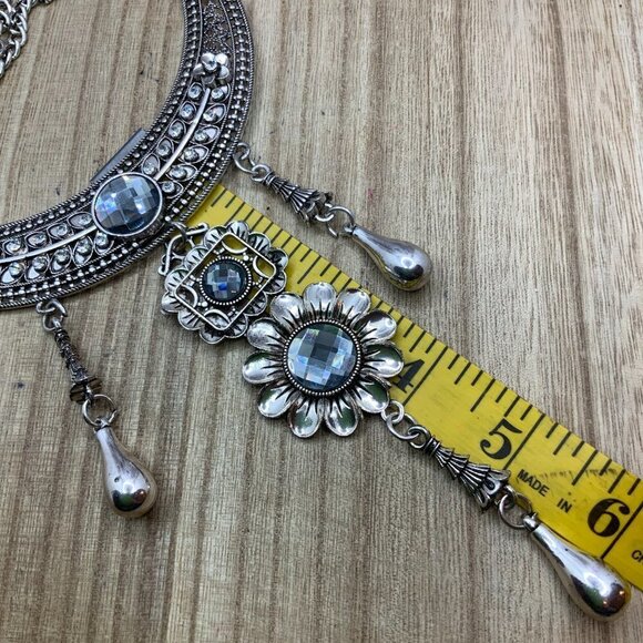 Victorian Style Floral Rhinestone Silver Tone Dangling Collar Necklace - Picture 4 of 10